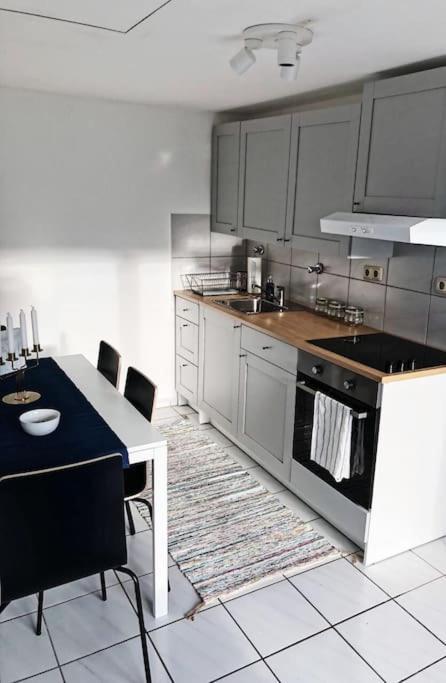 Charmante Gartenwohnung Mit Privatem Grossen Garten Köln Dış mekan fotoğraf
