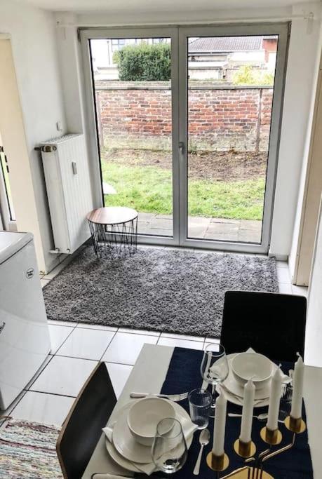 Charmante Gartenwohnung Mit Privatem Grossen Garten Köln Dış mekan fotoğraf