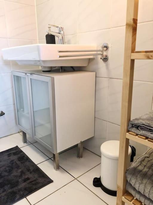 Charmante Gartenwohnung Mit Privatem Grossen Garten Köln Dış mekan fotoğraf