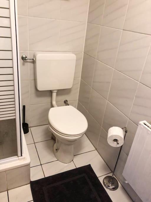 Charmante Gartenwohnung Mit Privatem Grossen Garten Köln Dış mekan fotoğraf