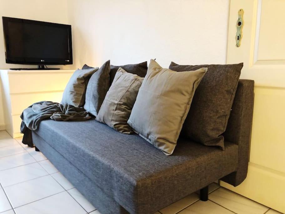 Charmante Gartenwohnung Mit Privatem Grossen Garten Köln Dış mekan fotoğraf
